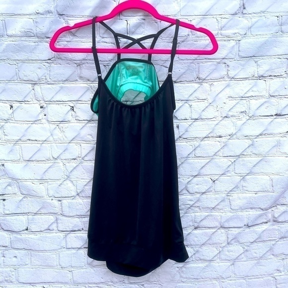 𝅺green & Black Sports Bra Open Back Top - Picture 1 of 14